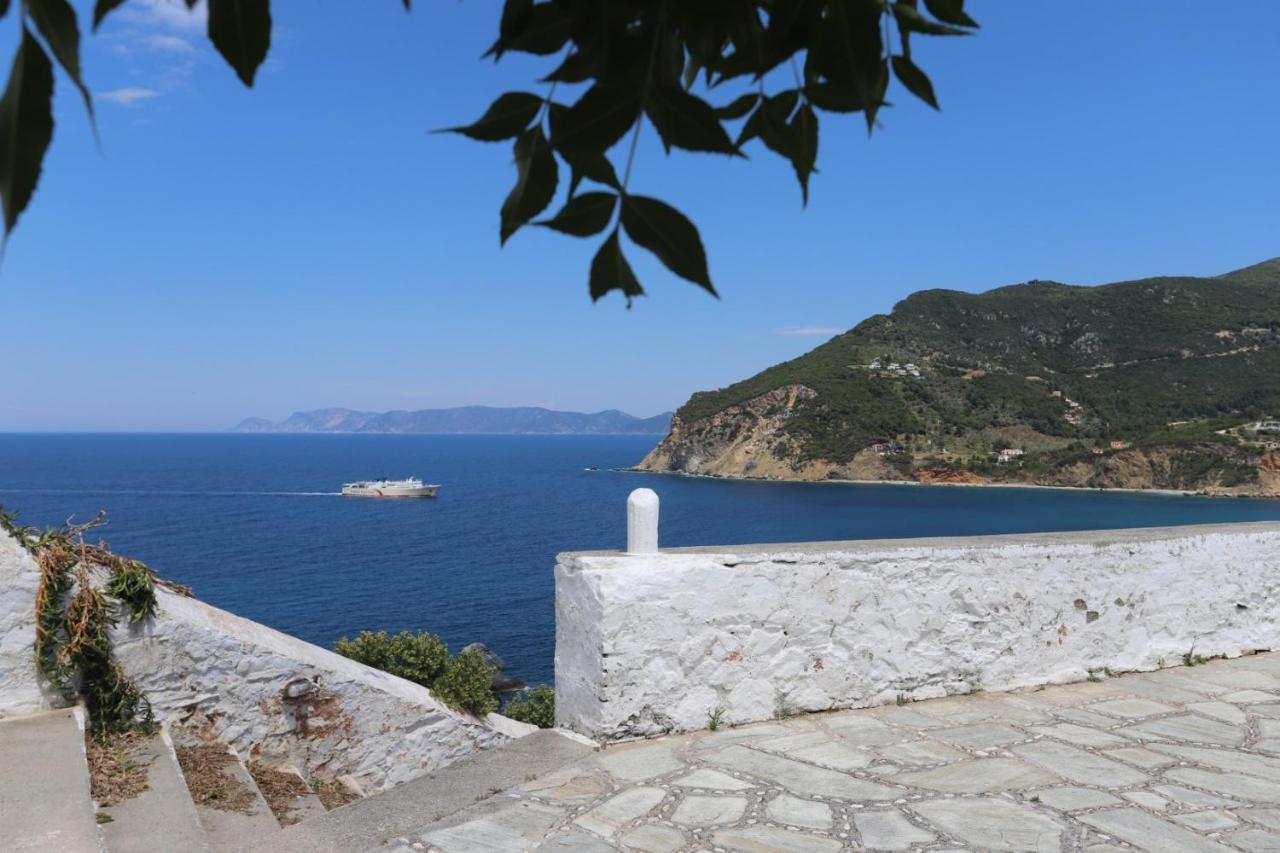 Villea Seaview Apartments Skopelos Town Exterior photo